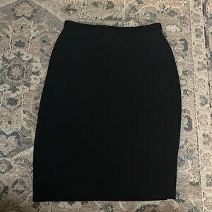 St John knee length skirt. Perfect for the office or a night out.